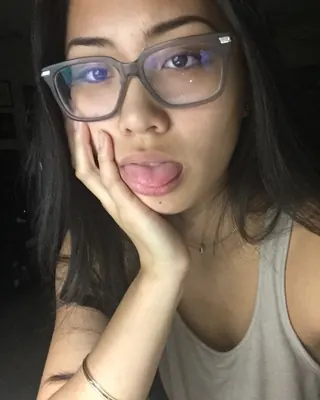 Lucía, 21 ans, plan cul à Givonne