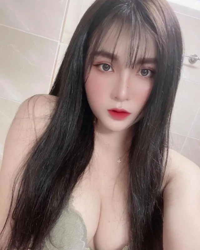 Ngoc, 22 ans, plan cul à Mouzon